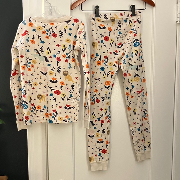❤️ 2/$20 Hanna Andersson 100% Organic Cotton PJ set, Size 10 floral woodland - Picture 4 of 15